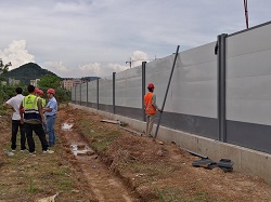 旭東鋼構：工地施工圍擋安裝，樹立企業(yè)形象